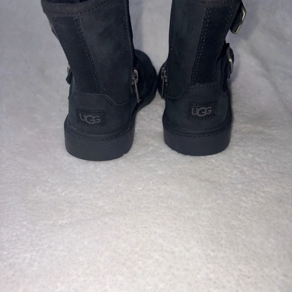 UGG Kids’ Kinzey Booys - Picture 4 of 5